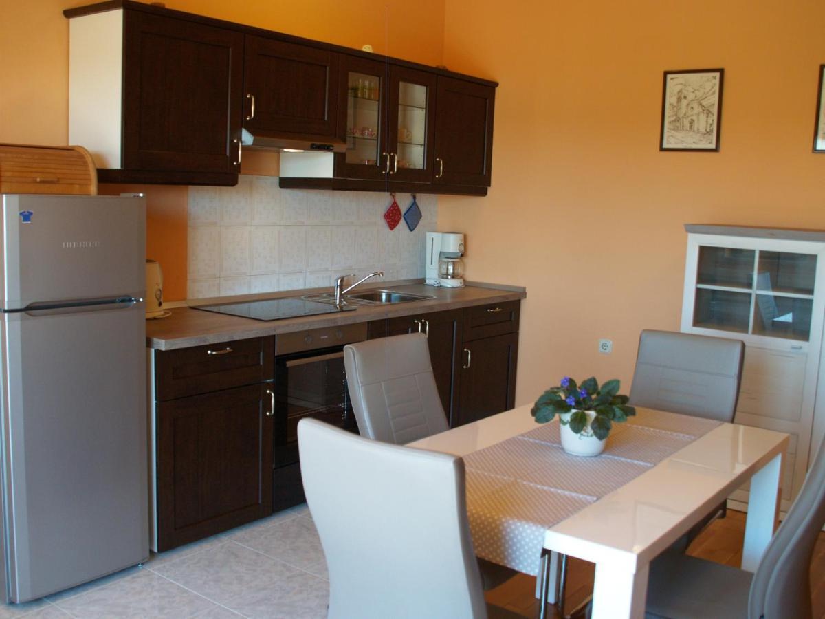 Apartments Frank Rovigno Esterno foto